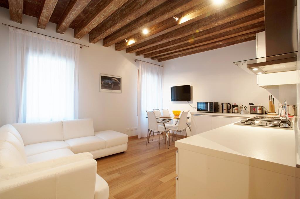 The Lion'S House Apt2 Βενετία Δωμάτιο φωτογραφία