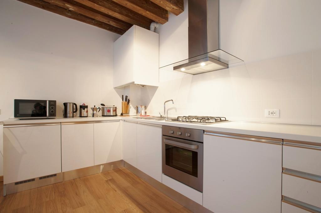The Lion'S House Apt2 Βενετία Δωμάτιο φωτογραφία