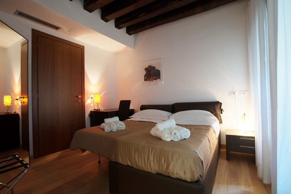 The Lion'S House Apt2 Βενετία Δωμάτιο φωτογραφία