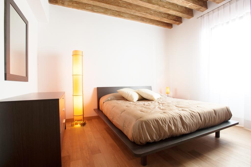The Lion'S House Apt2 Βενετία Δωμάτιο φωτογραφία