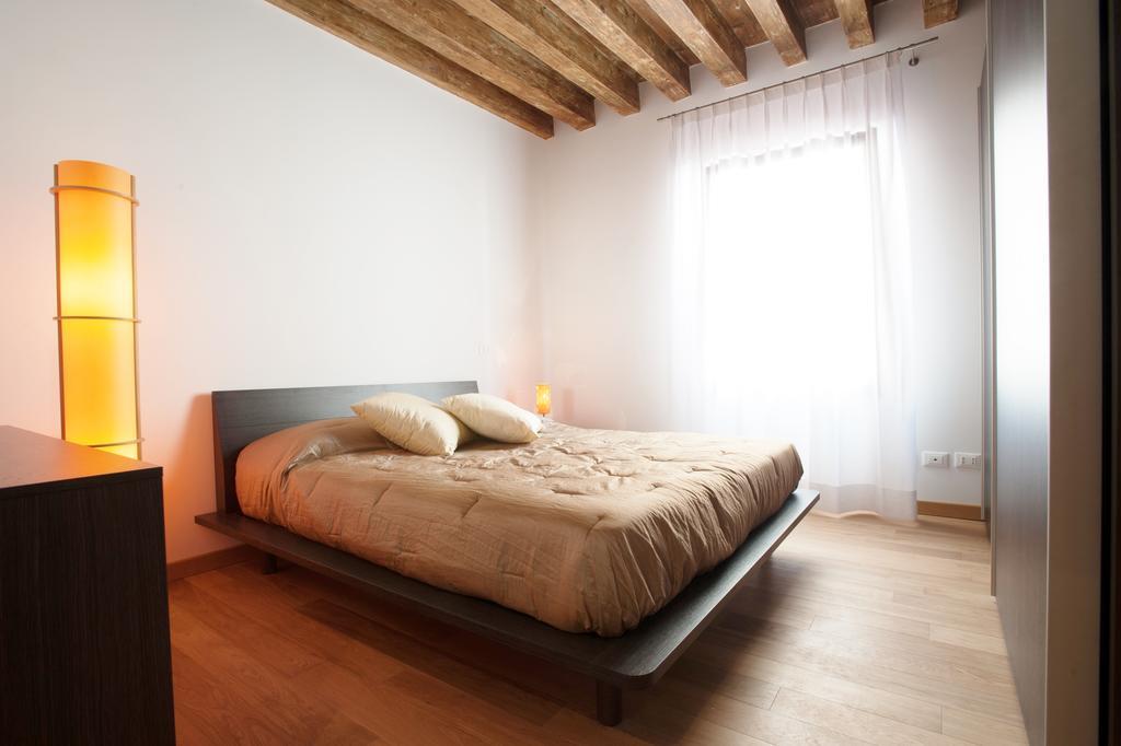 The Lion'S House Apt2 Βενετία Δωμάτιο φωτογραφία