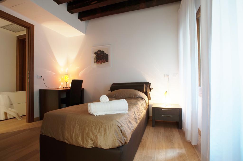 The Lion'S House Apt2 Βενετία Δωμάτιο φωτογραφία